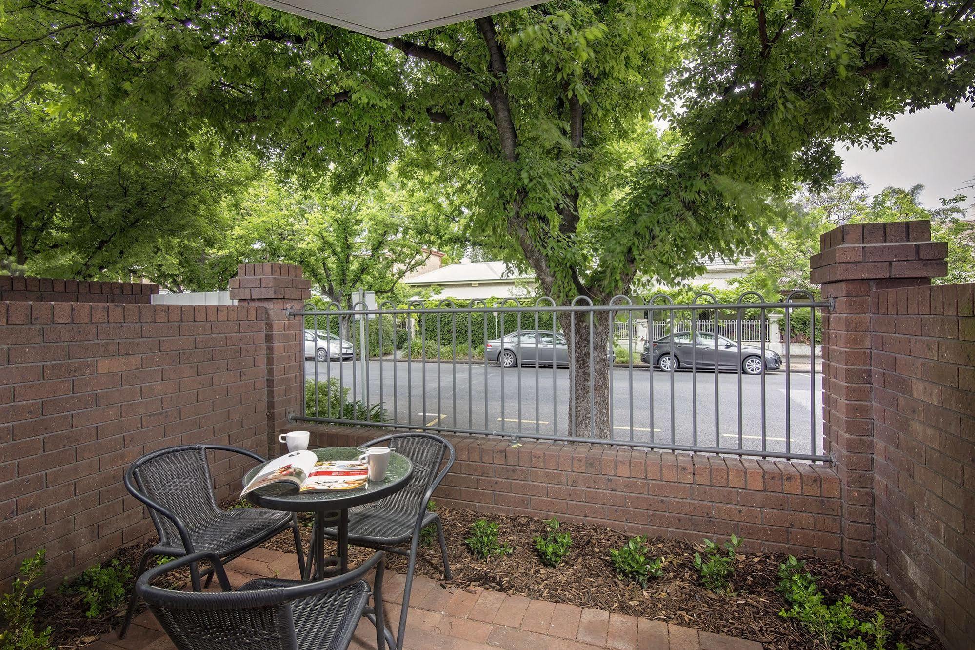 Hotel Adelaide Inn