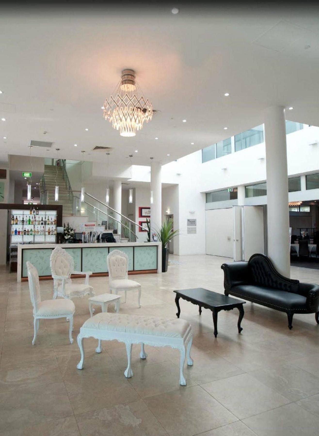 Sfera's Park & Convention Centre Hotel