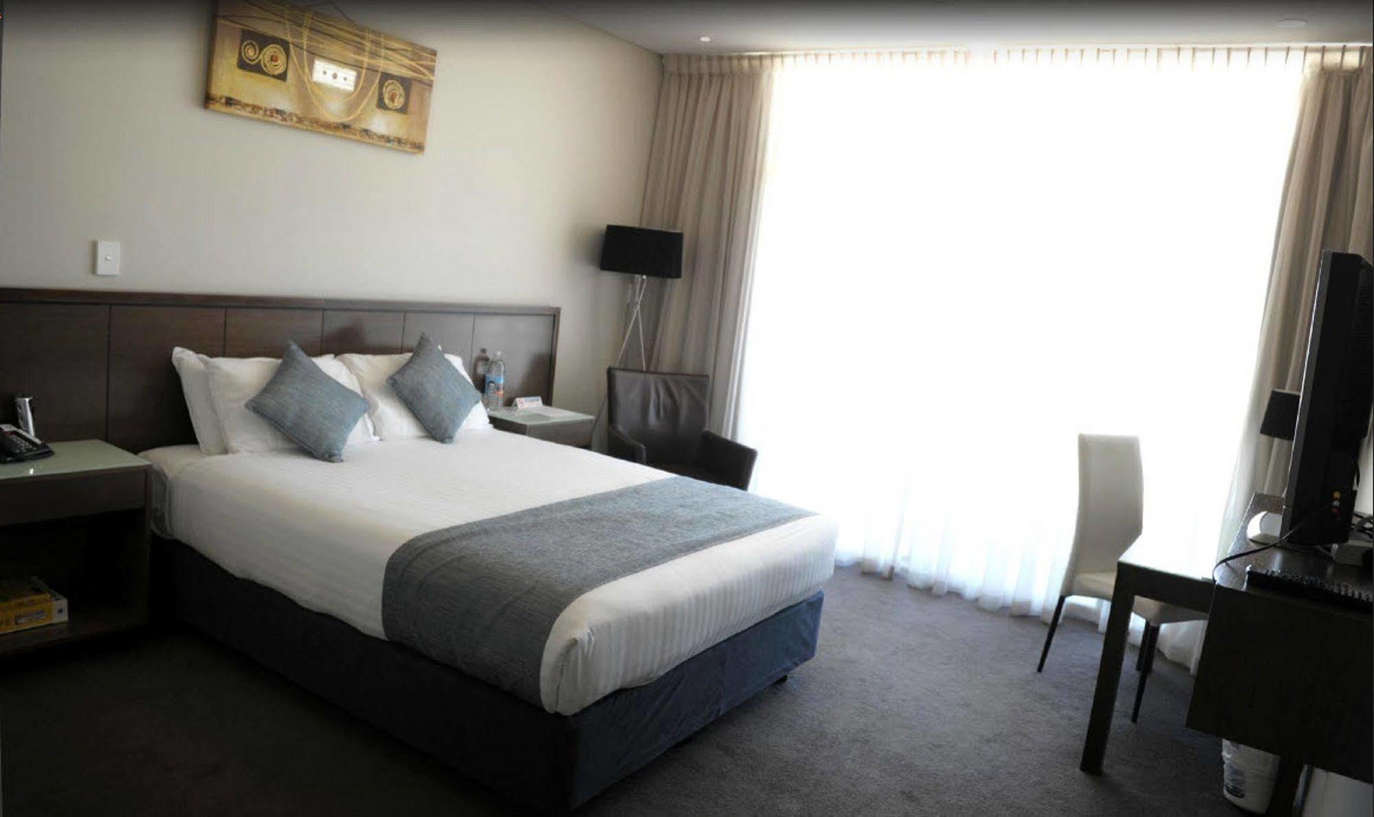 Sfera's Park & Convention Centre 4*