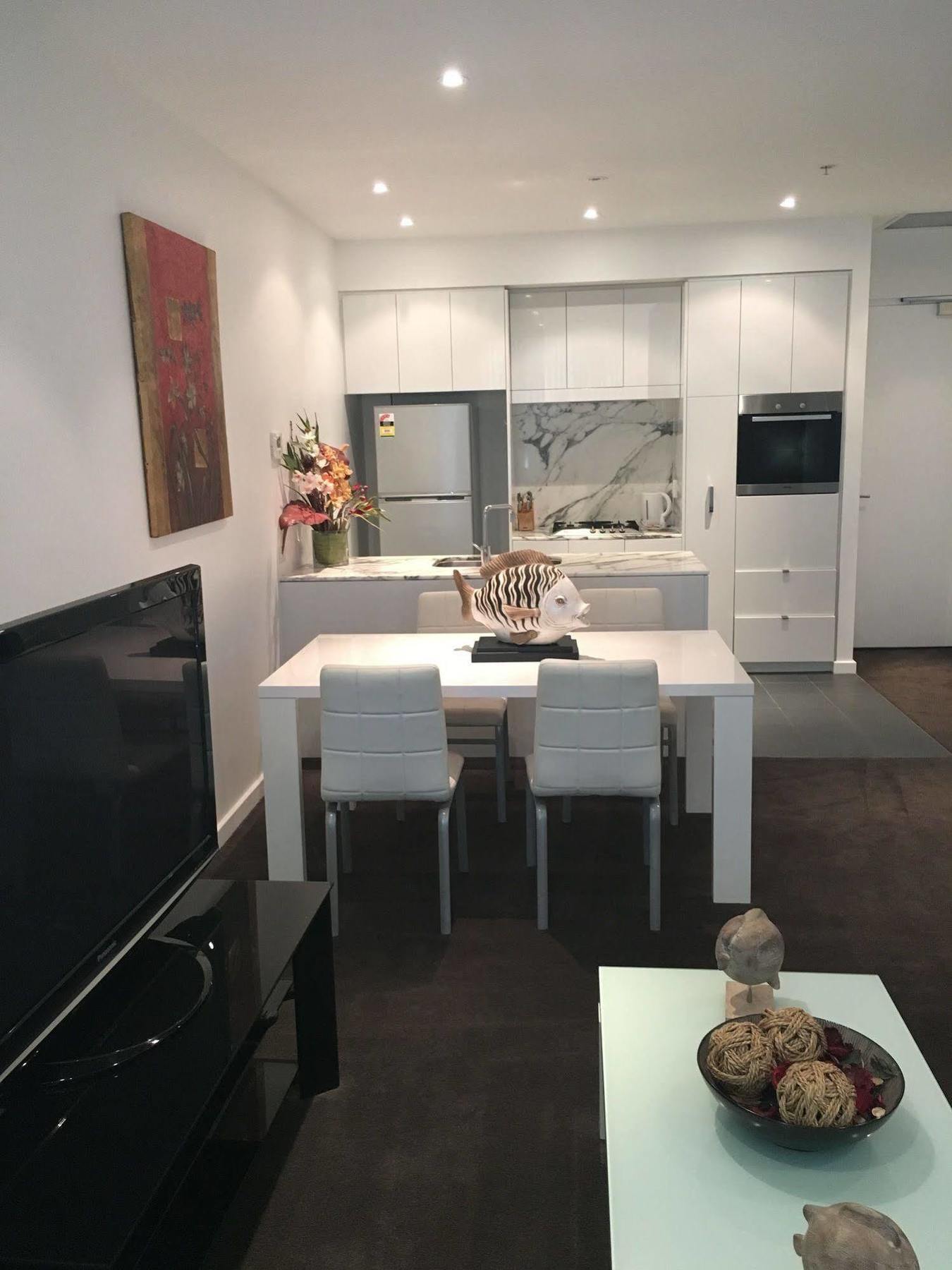 Luxury In The Sky On Hindmarsh Square Apartment *