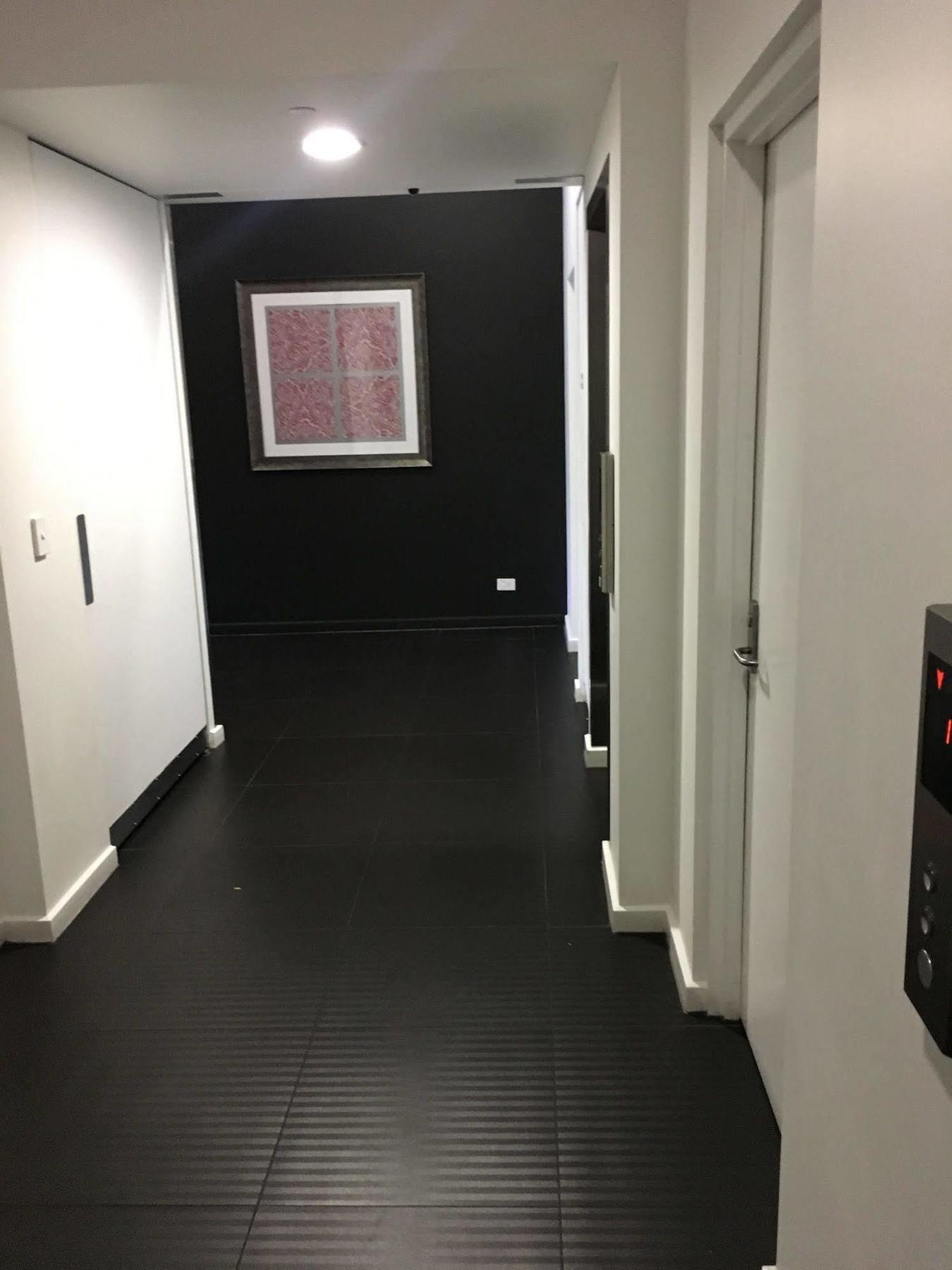 Luxury In The Sky On Hindmarsh Square Apartment *