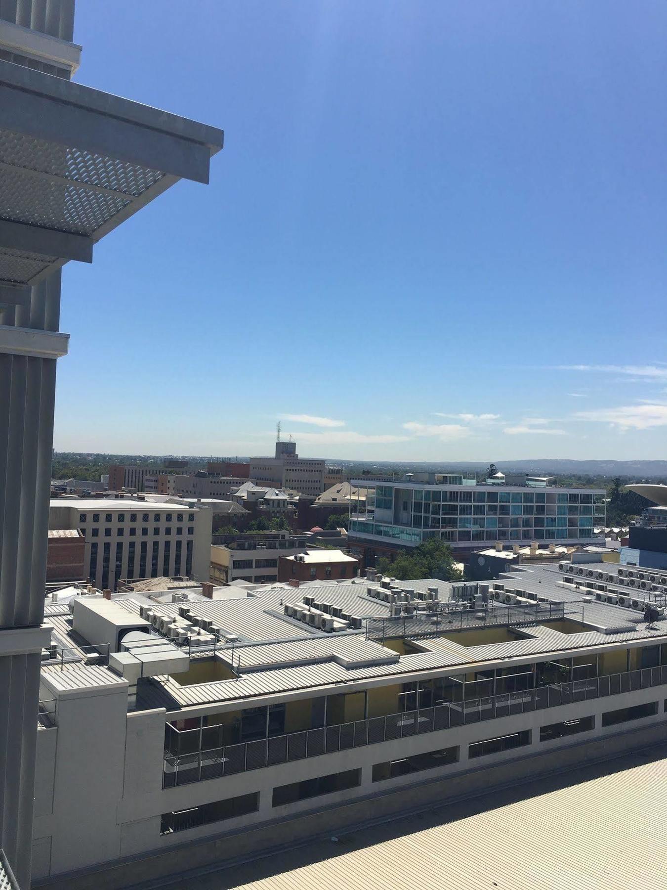 Luxury In The Sky On Hindmarsh Square Apartment