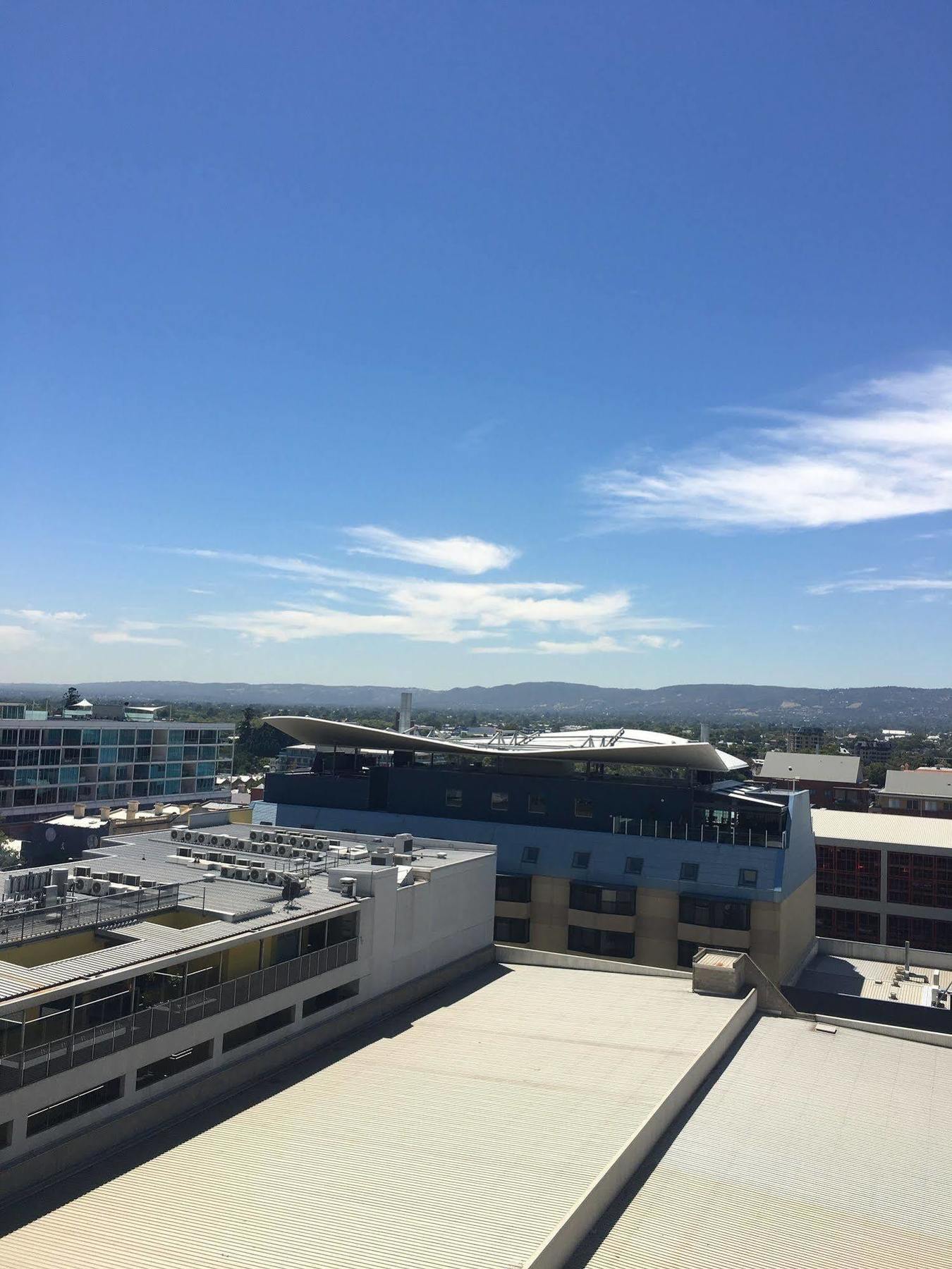 Luxury In The Sky On Hindmarsh Square Apartment