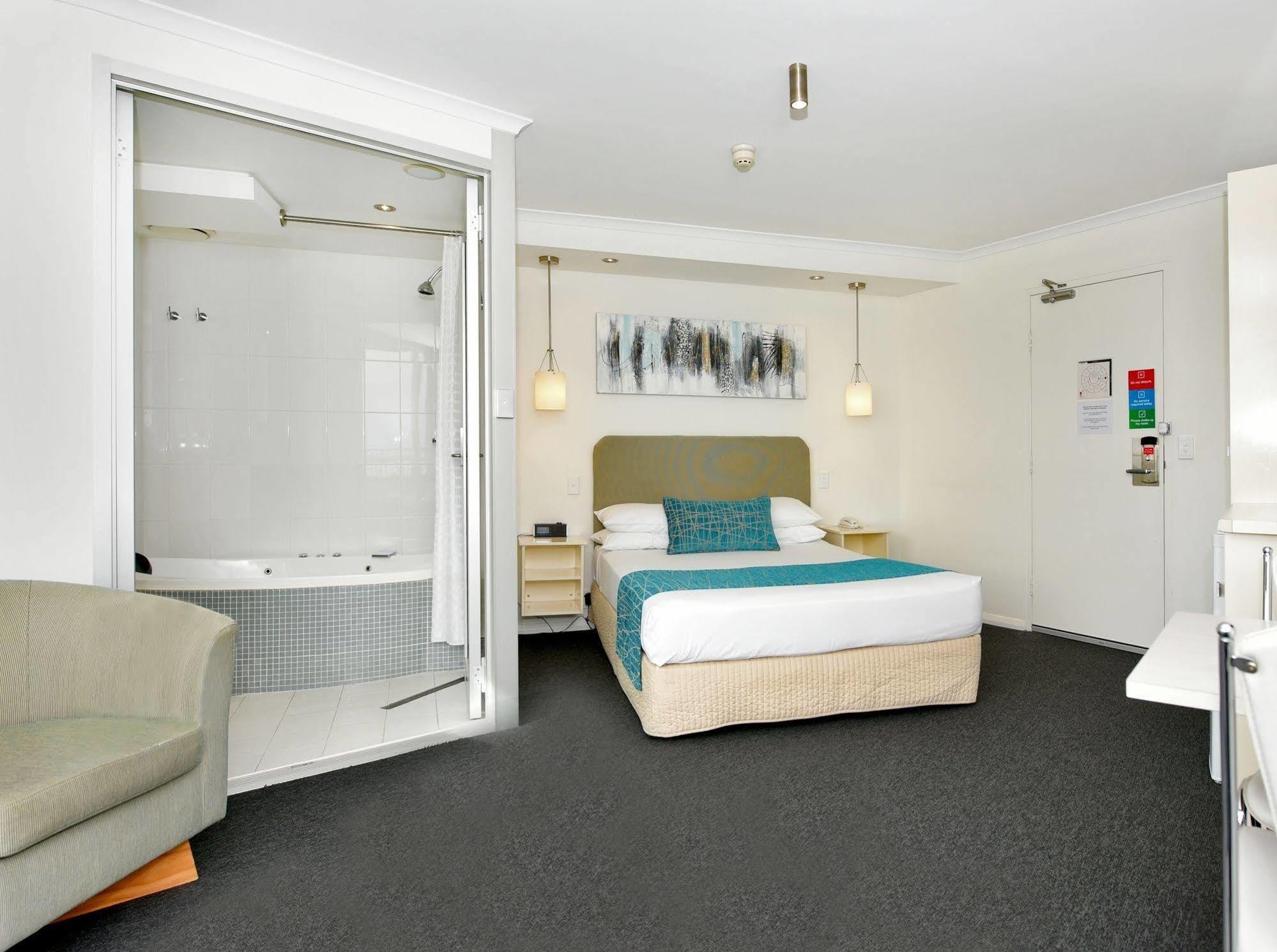 Atlantic Tower Motor Motel 3*