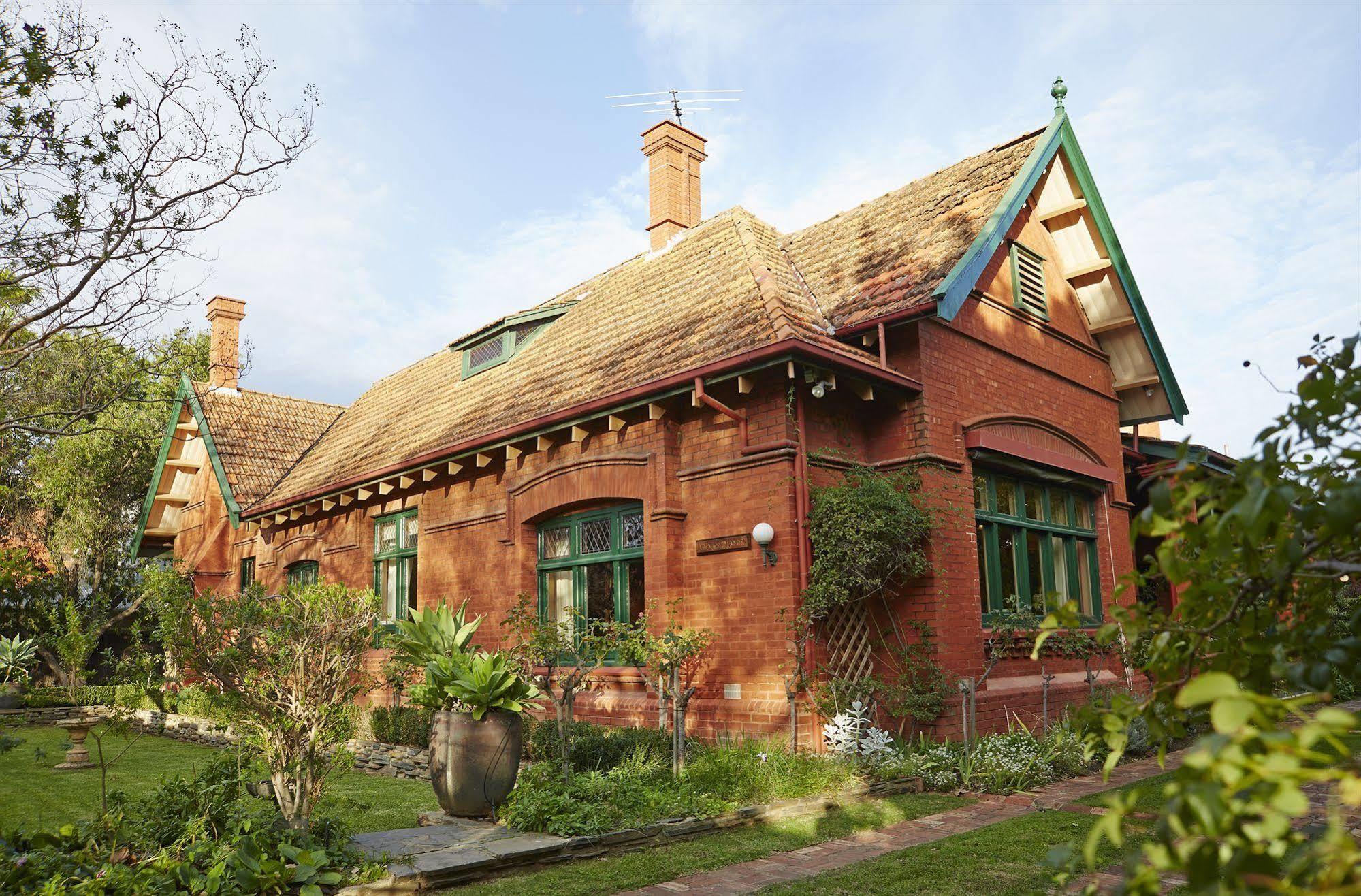 Buxton Manor 4*