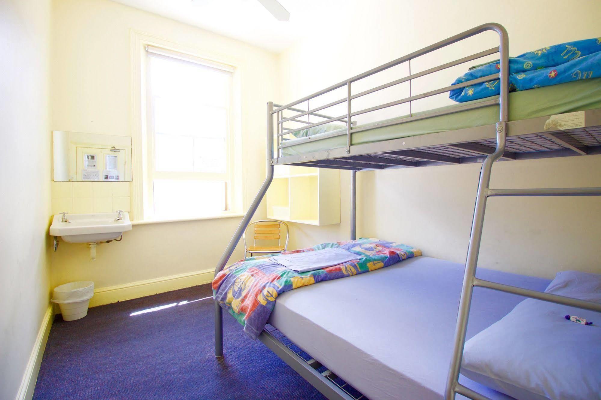 Hostel Backpack Oz Adelaide