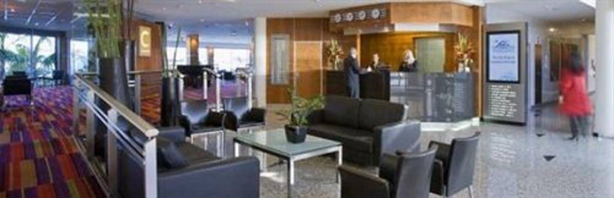 Lakes Hotel
