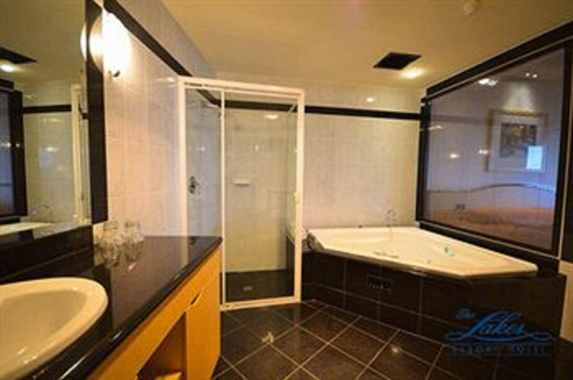 Hotel Lakes 4*