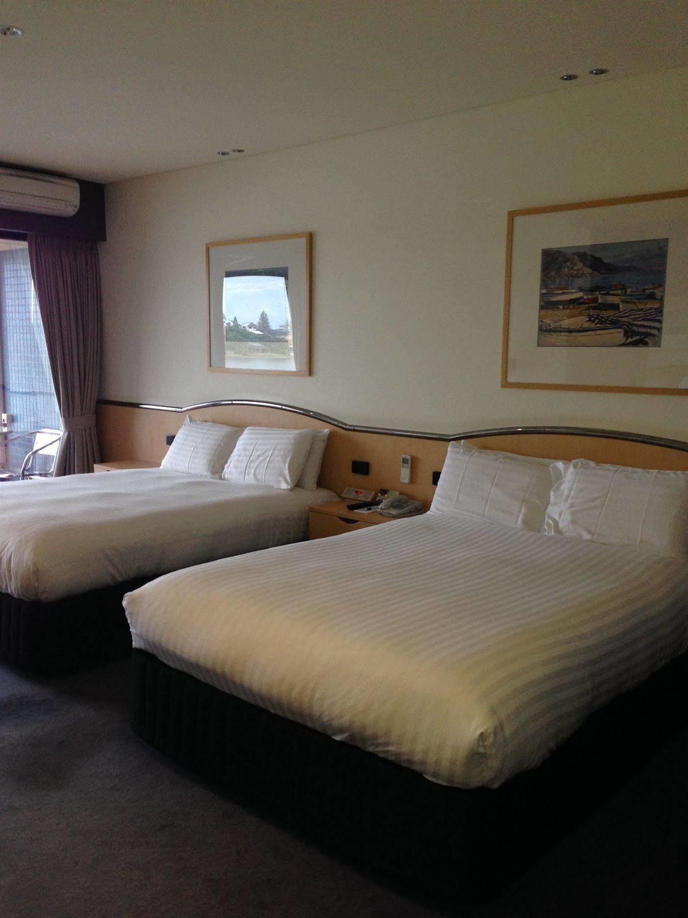 Lakes Hotel Adelaide