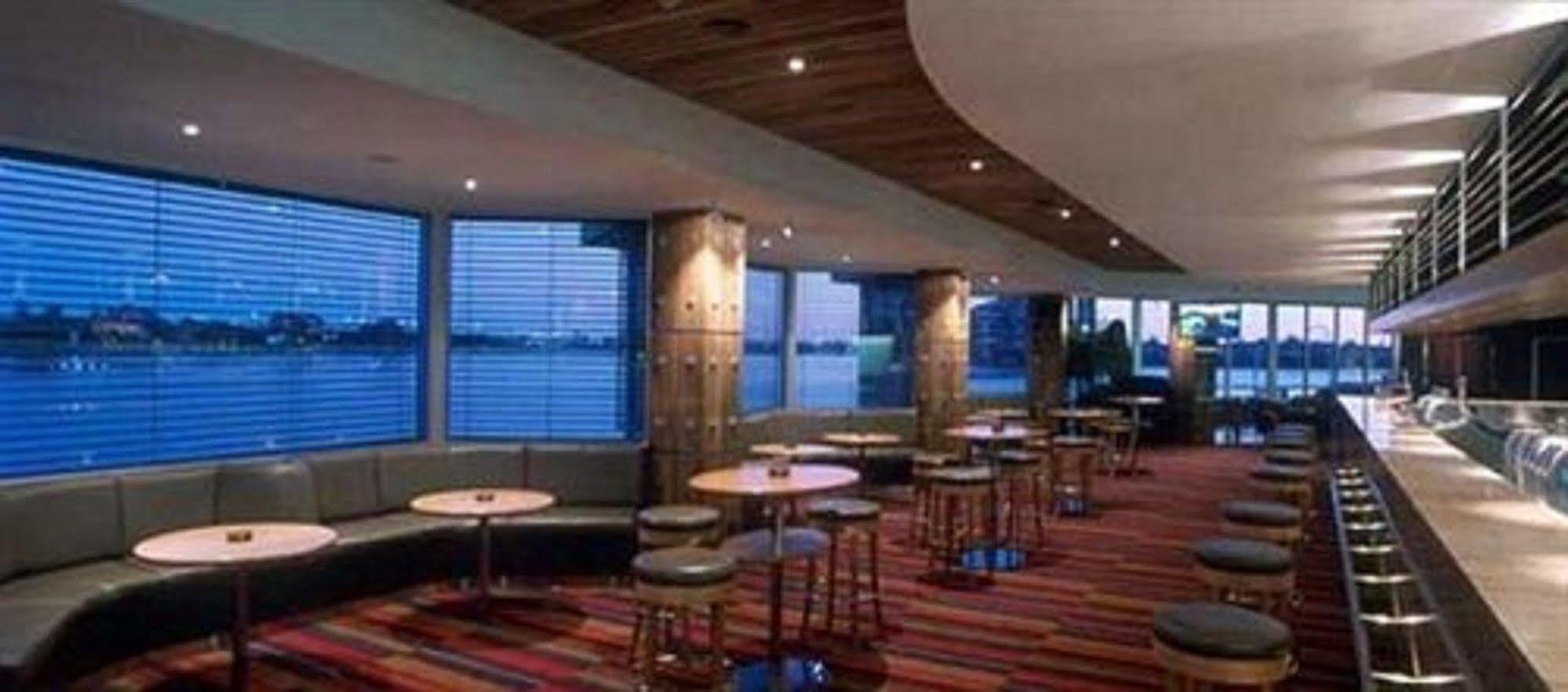 Hotel Lakes