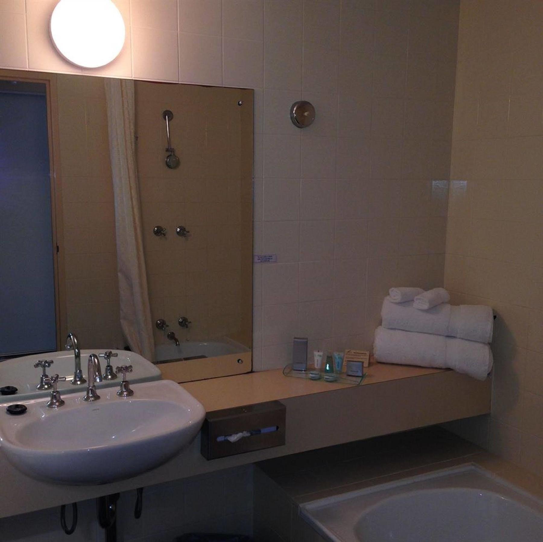 Lakes 4* Adelaide