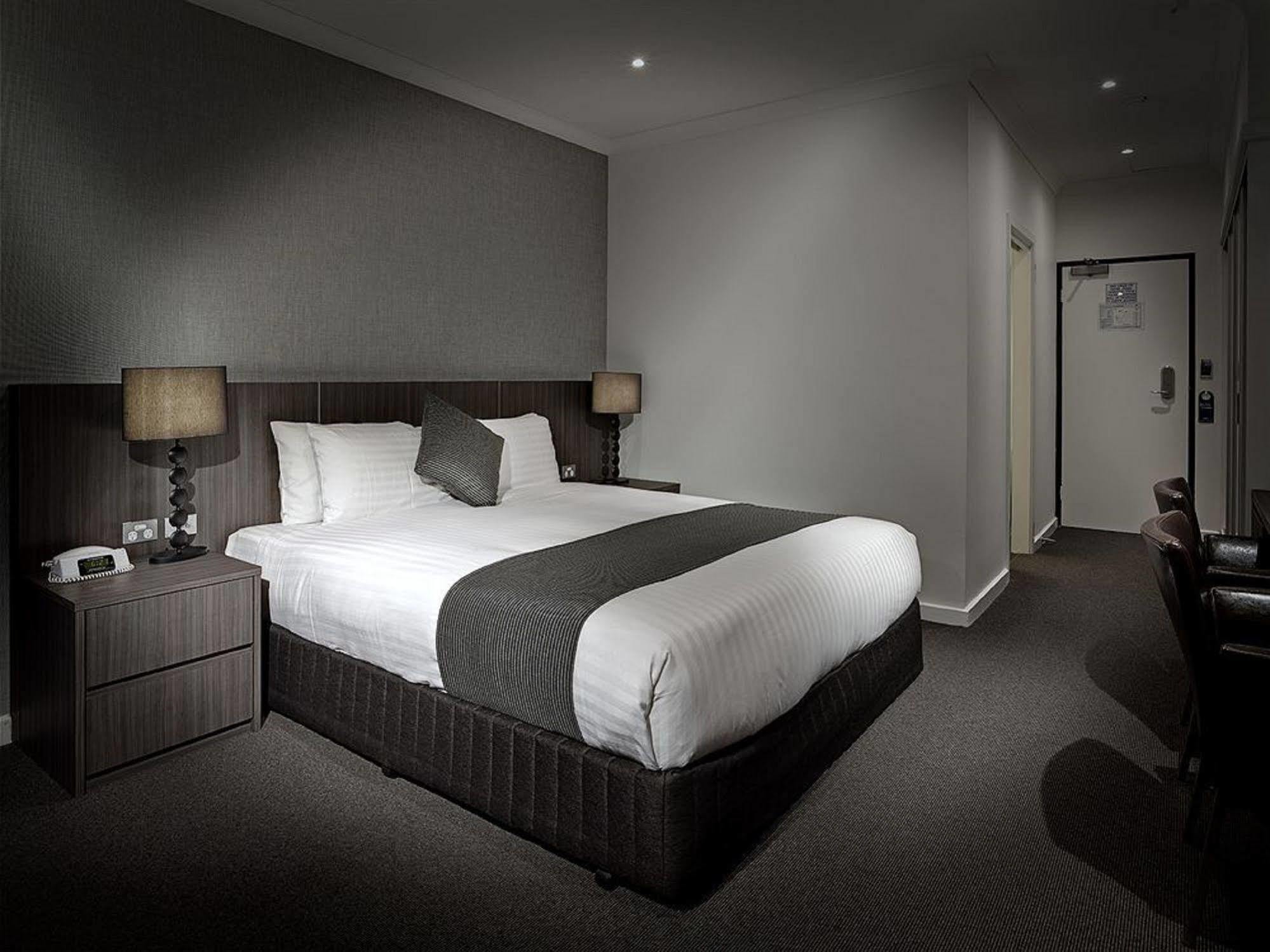 Lakes Hotel Adelaide