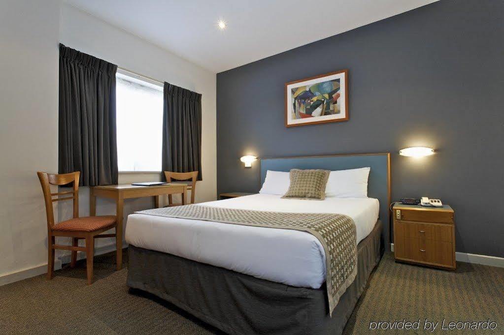 Aparthotel Breakfree Directors