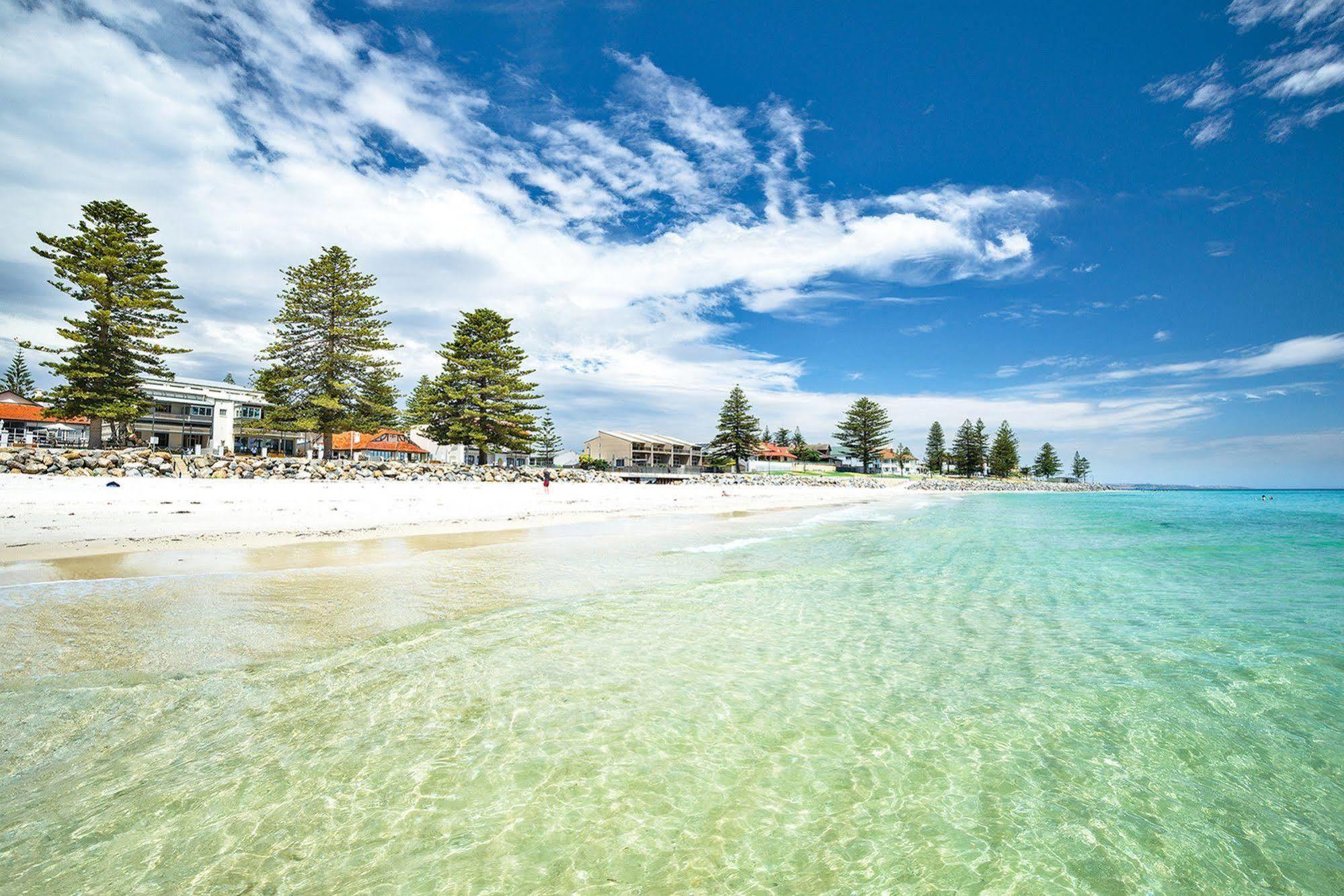 Seawall 4* Adelaide