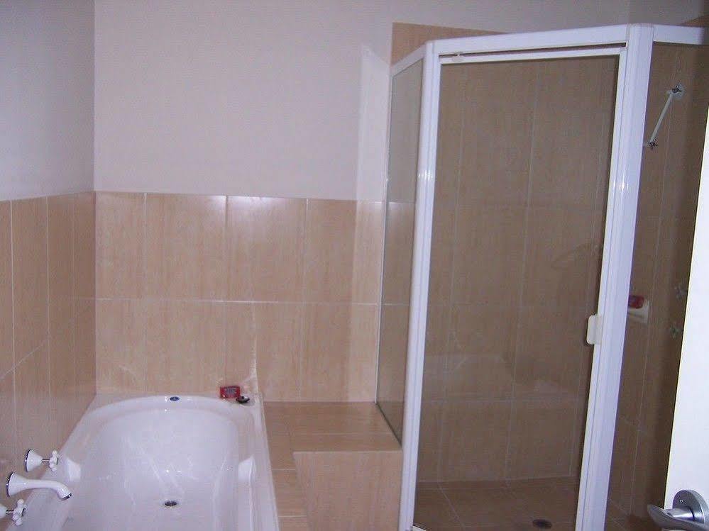 Christies No 1 Esplanade Hotel 3*