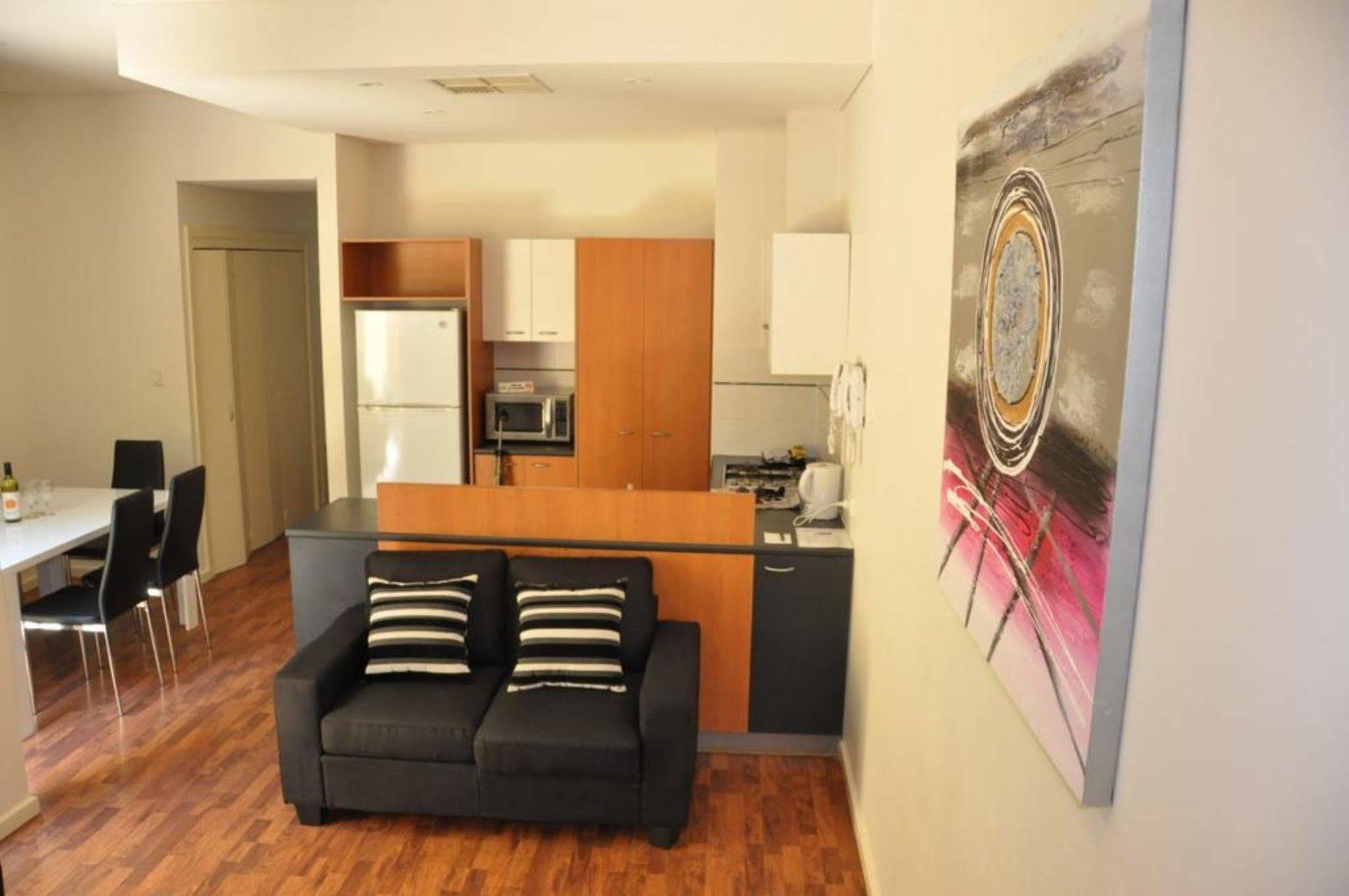 Rnr Hotel