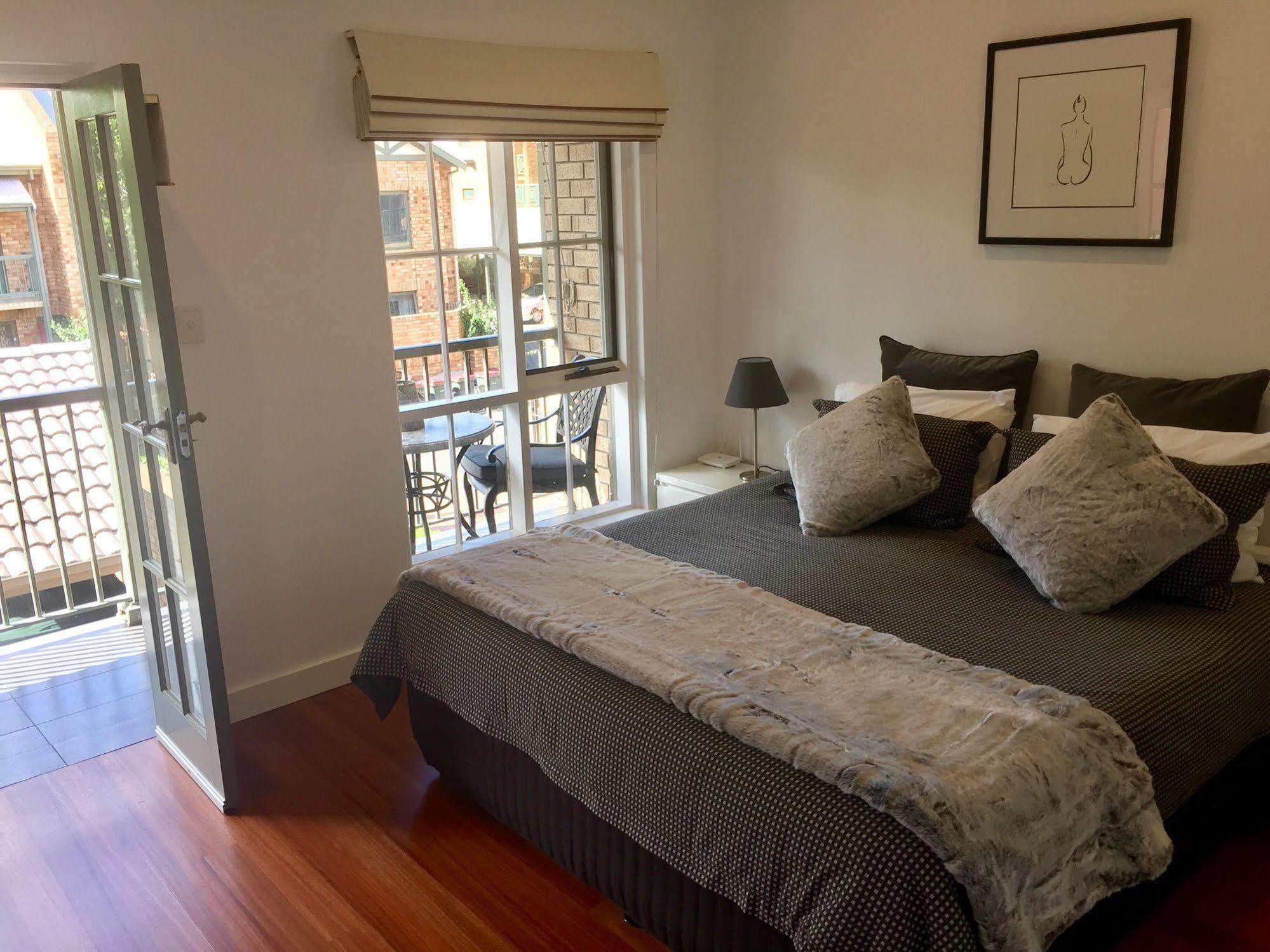 Chic Townhouse In North * Adelaide