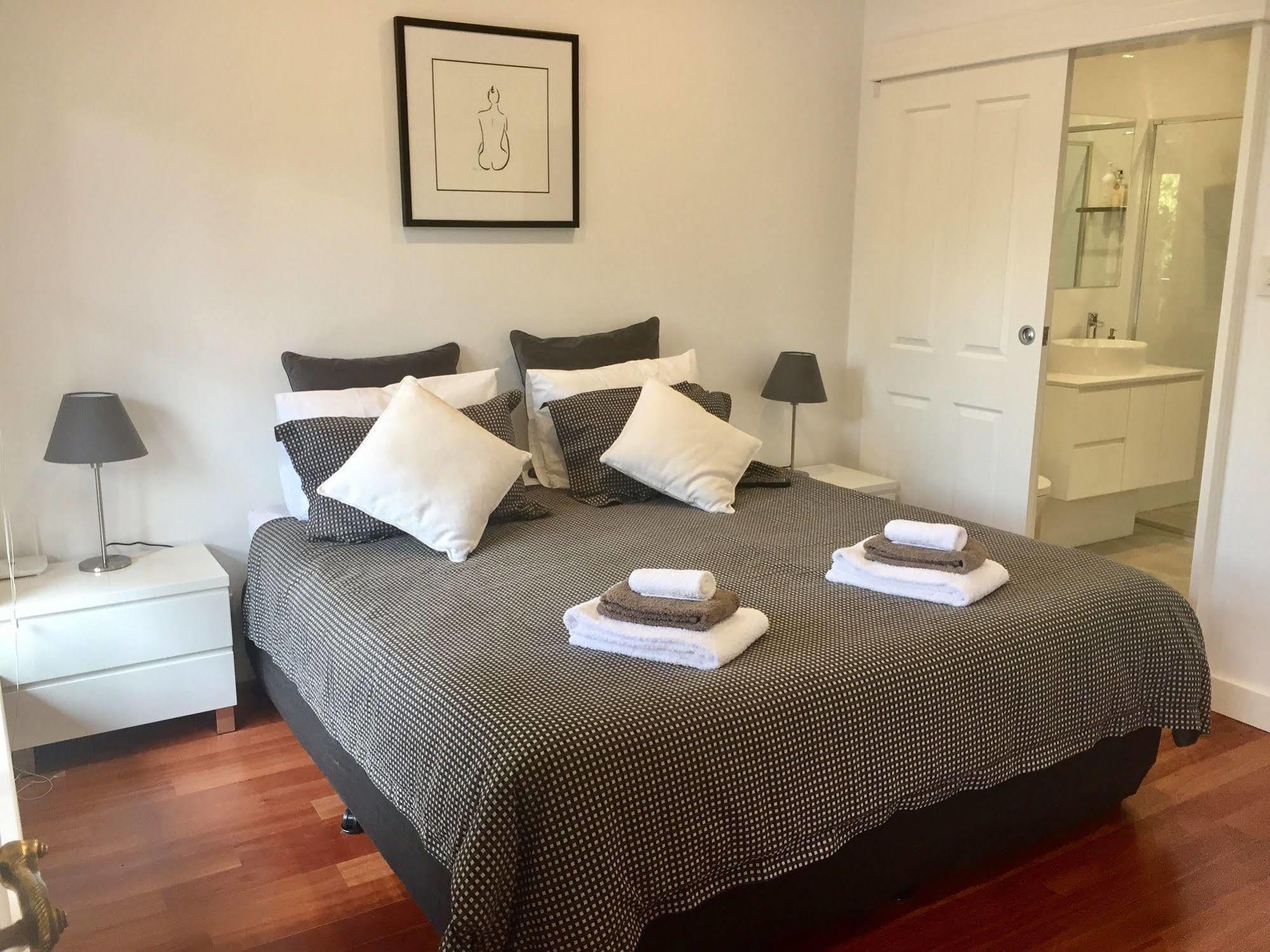 Holiday home Chic Townhouse In North