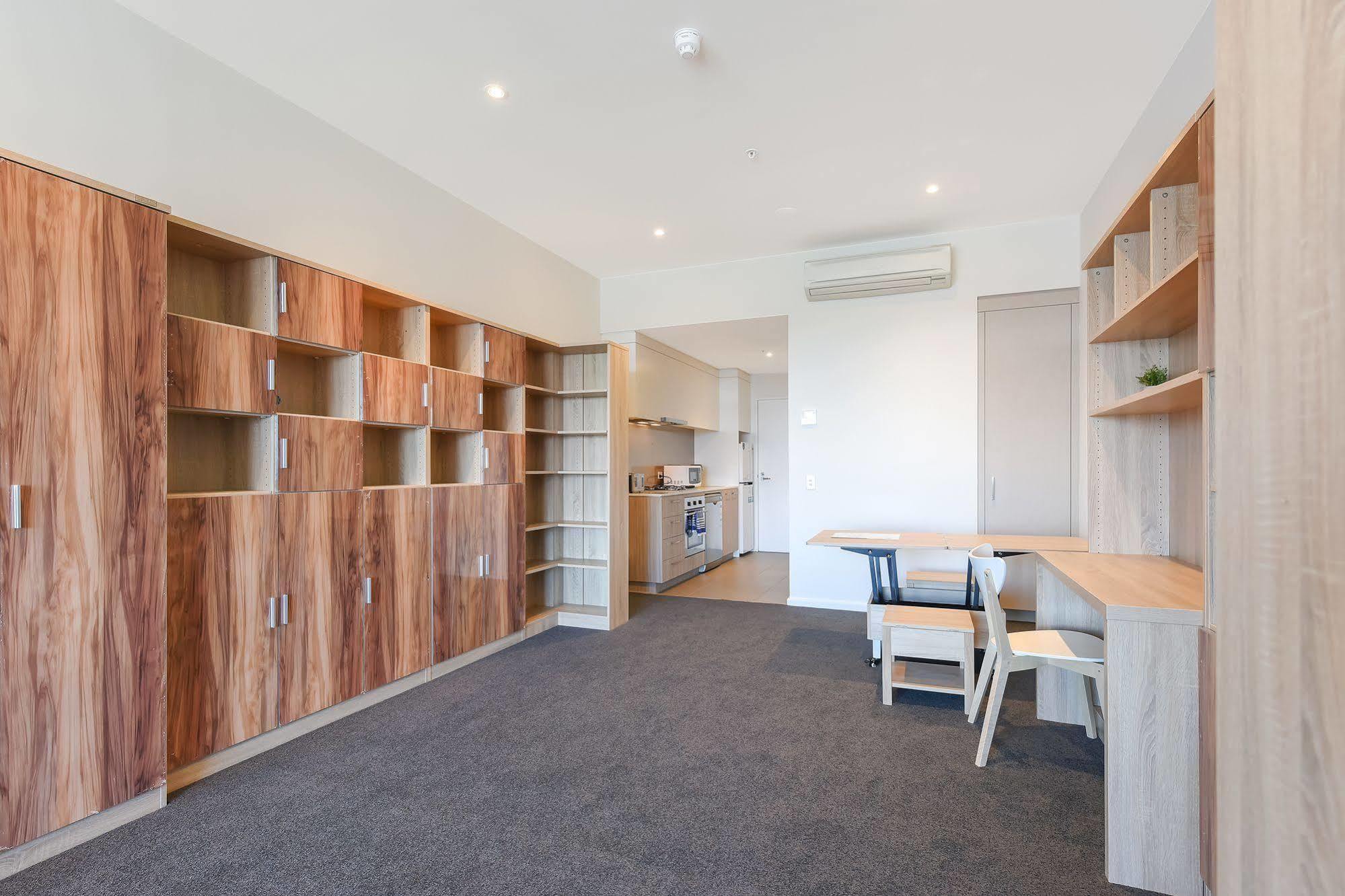 Vision On Morphett Central Aparthotel Adelaide