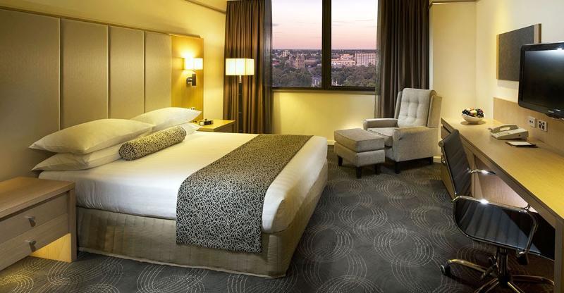 Stamford Plaza 5*
