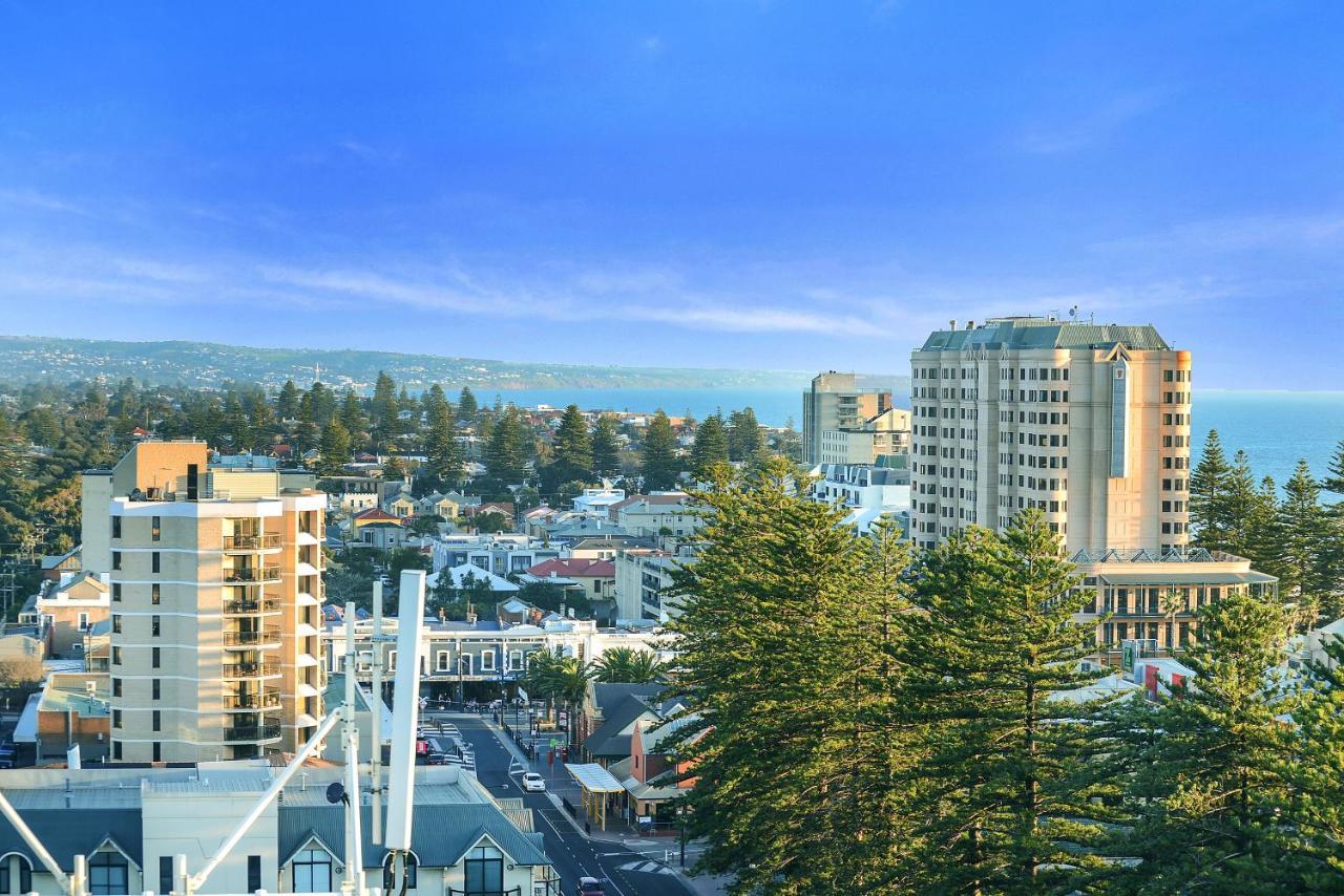 Glenelg Skyline Penthouse - Wifi Holiday home Adelaide
