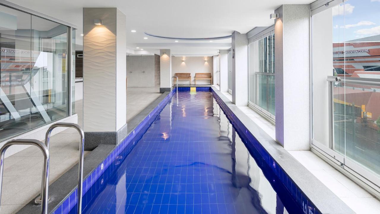 Oaks Embassy Aparthotel Adelaide