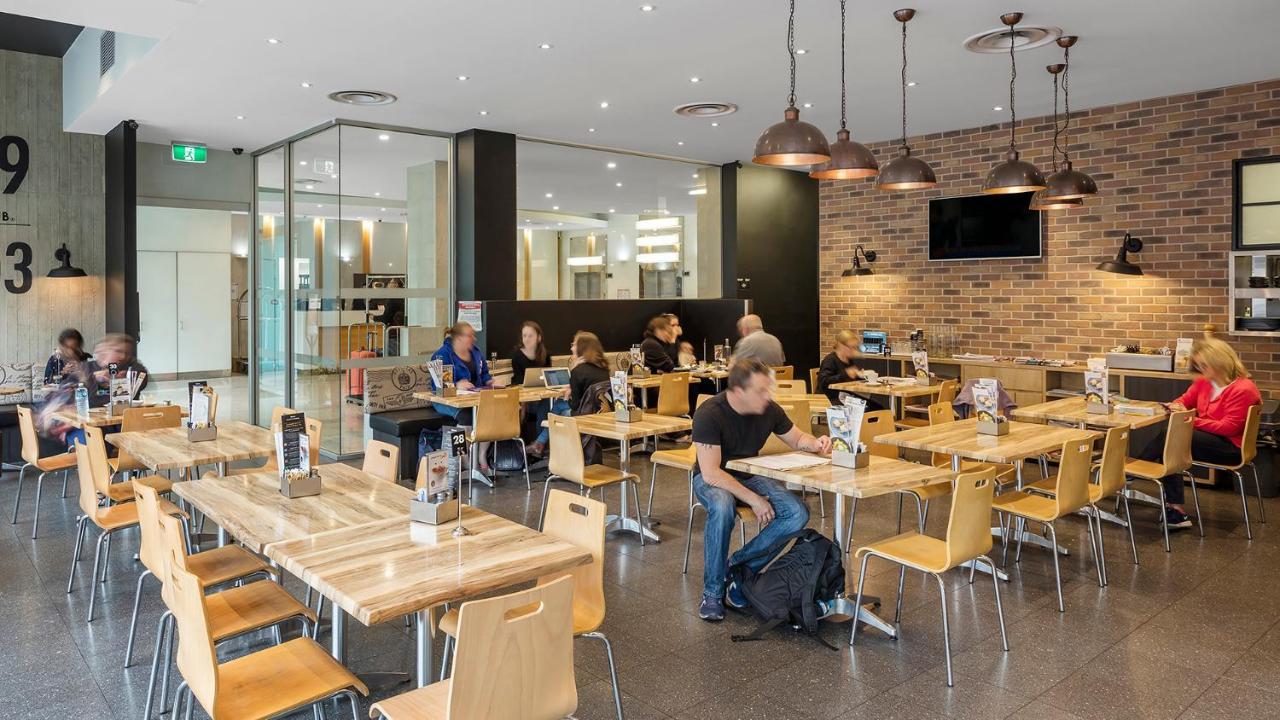 Oaks Embassy Aparthotel Adelaide