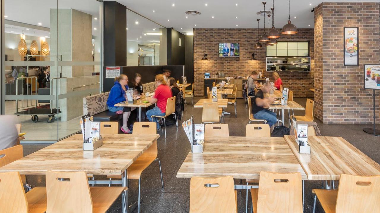 Oaks Embassy 4* Adelaide