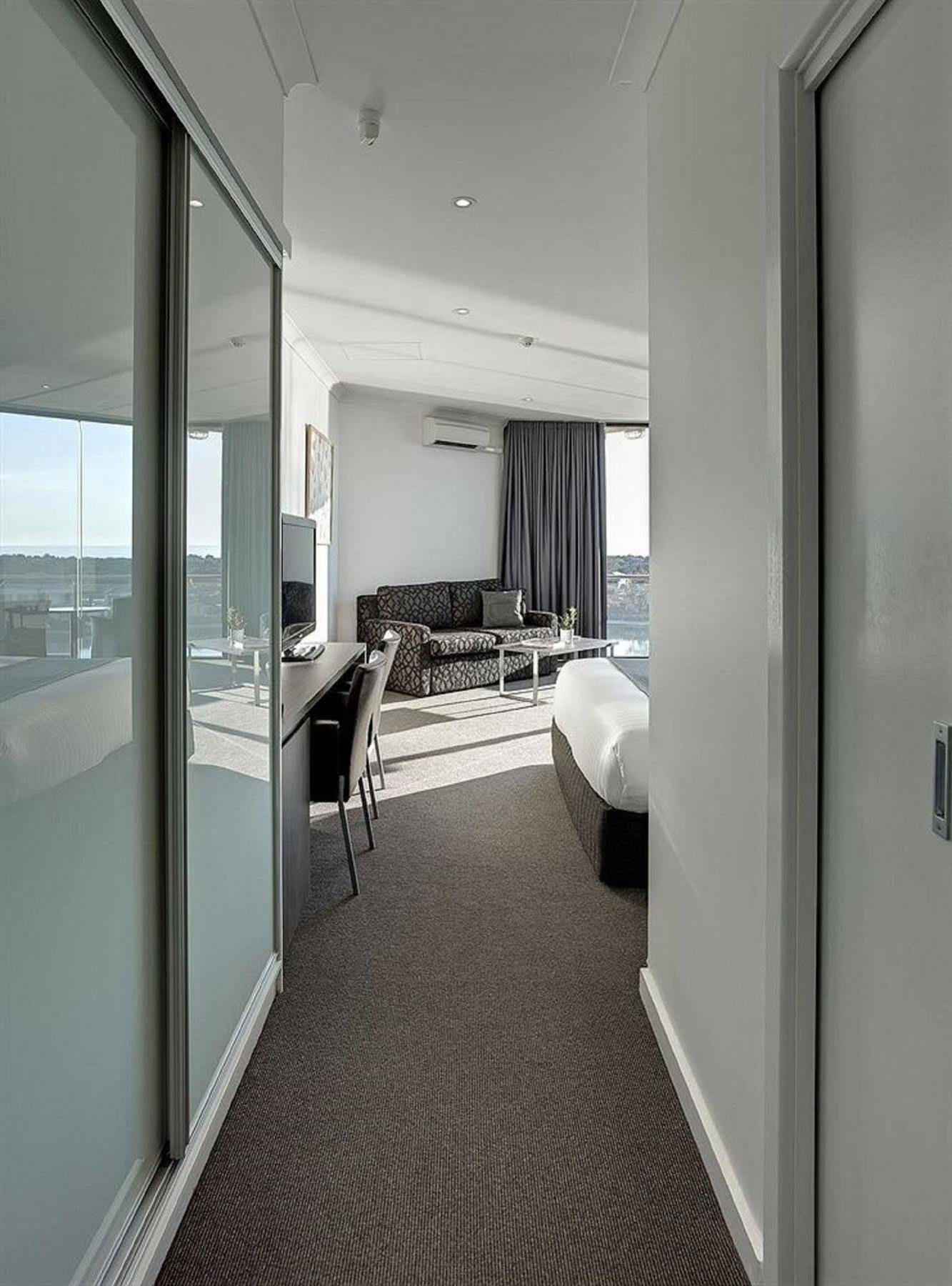 Lakes 4* Adelaide