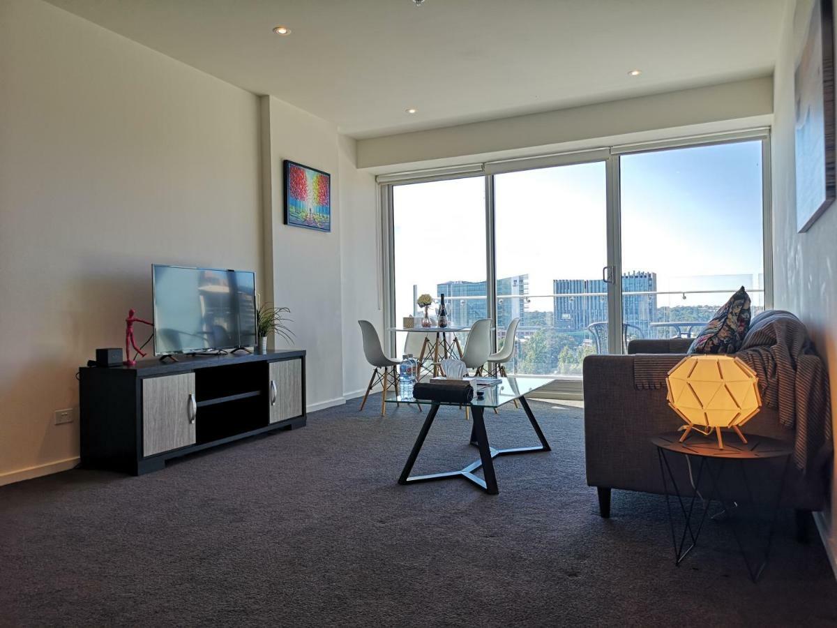 Vision On Morphett Central 4*