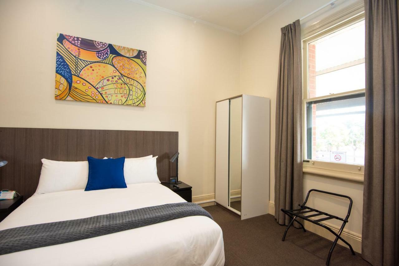 The Mile End Motel 3*