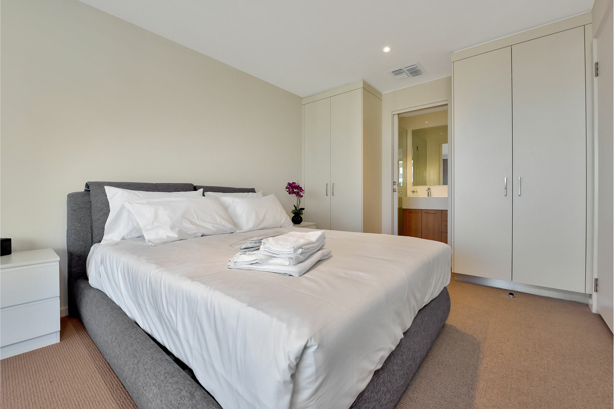Aparthotel Vision On Morphett Central Adelaide