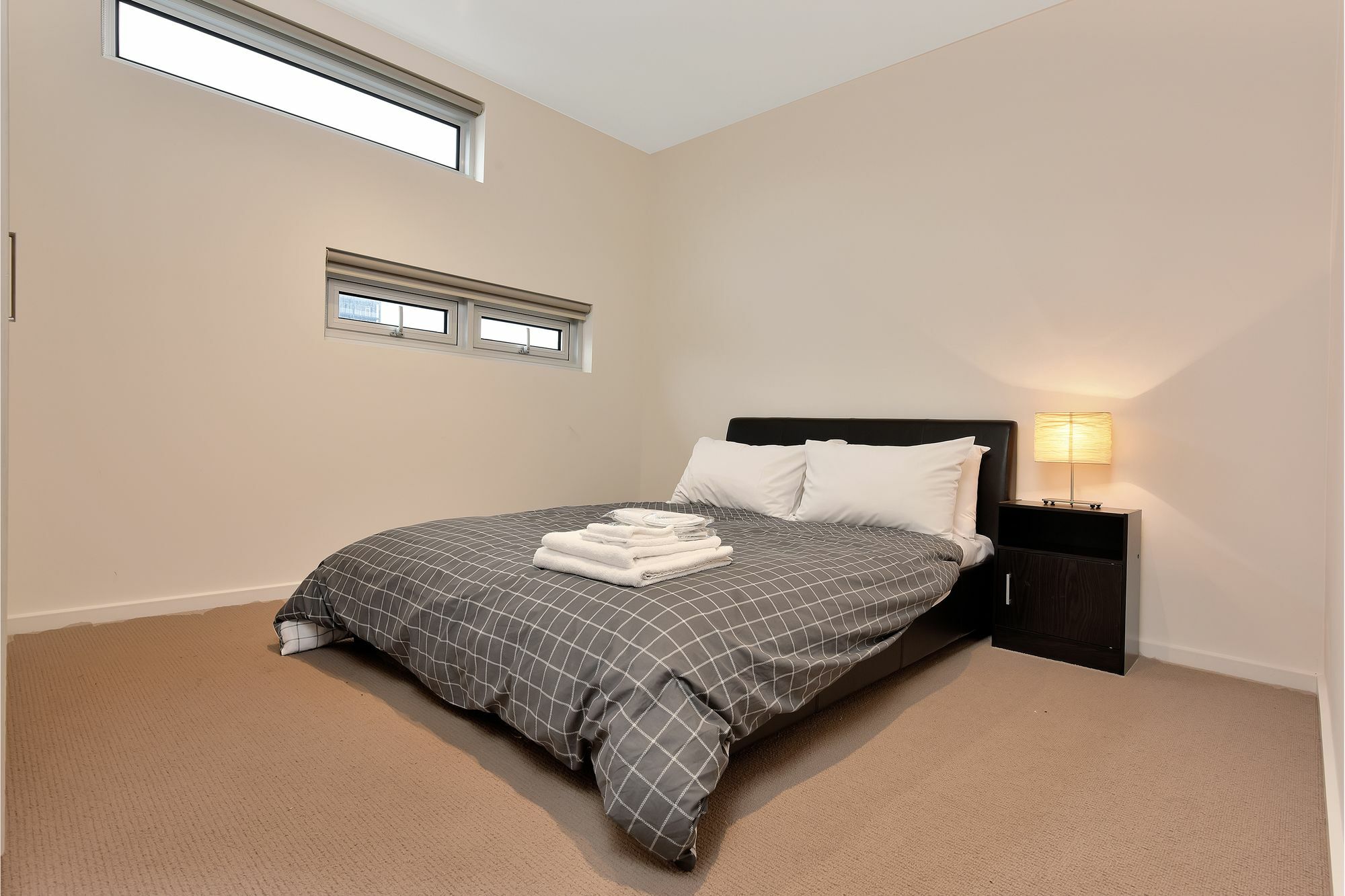 Aparthotel Vision On Morphett Central 4*