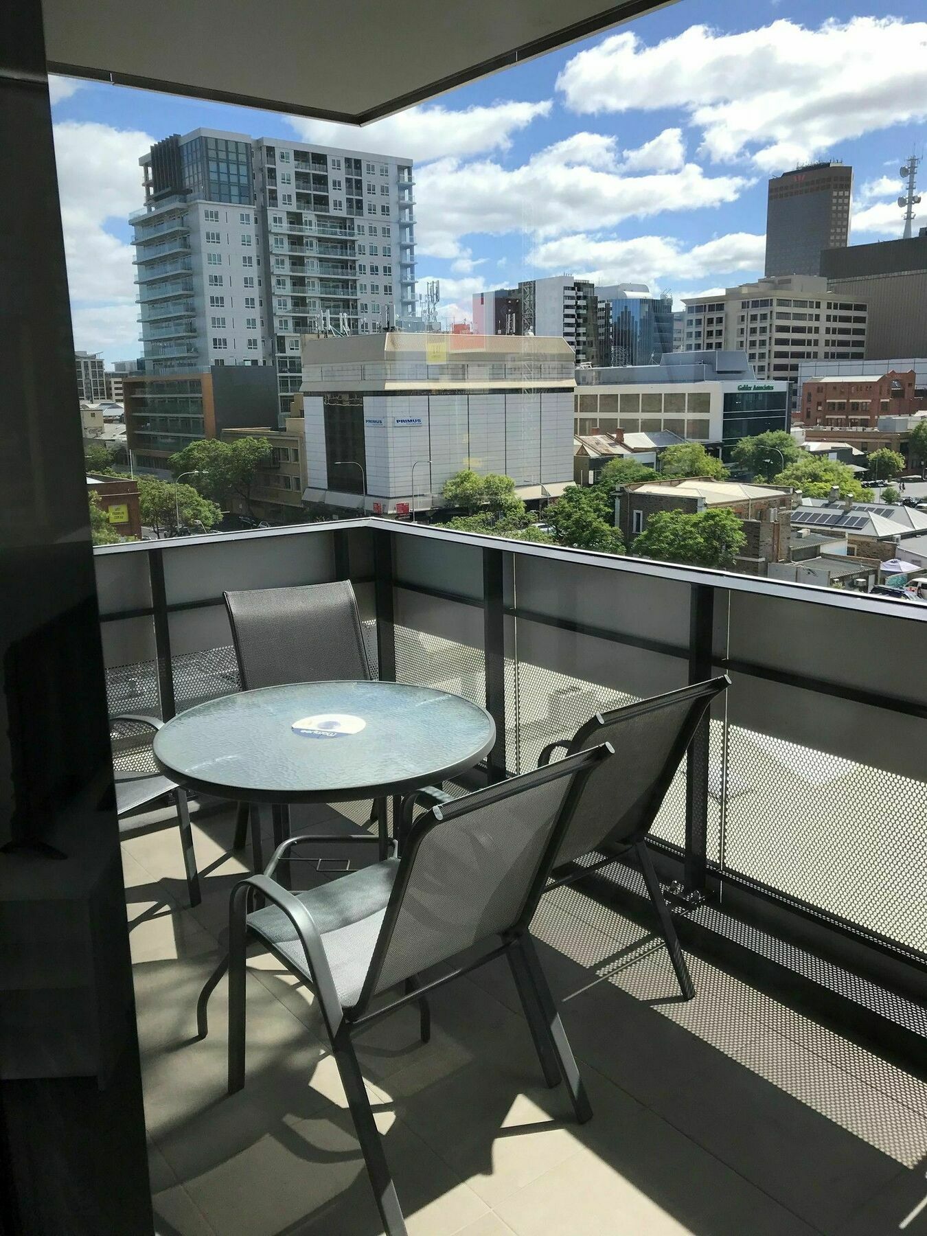 Rnr Serviced - Grote St. Apartamento Adelaide