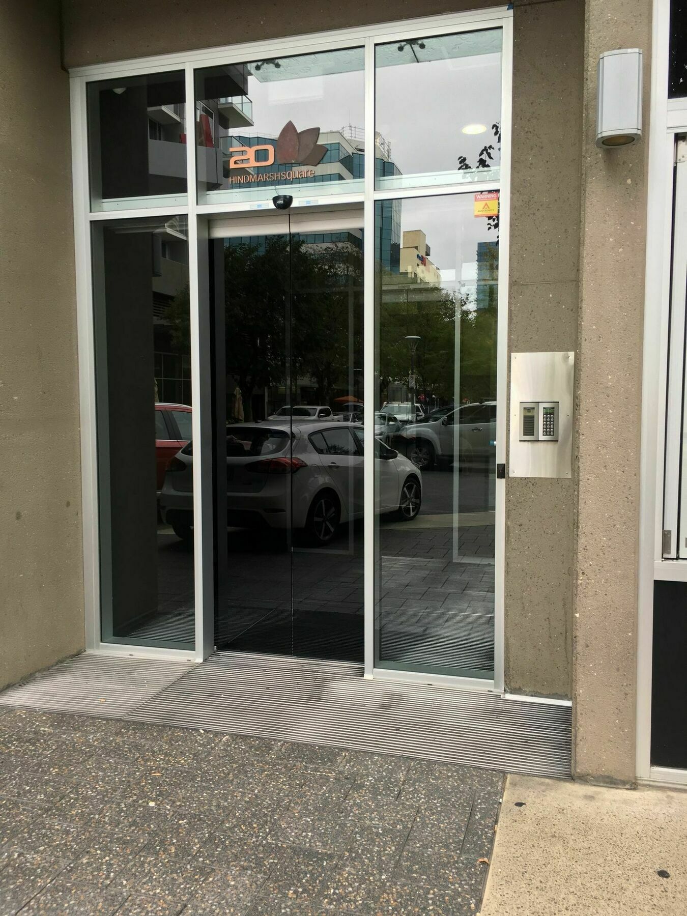 Luxury In The Sky On Hindmarsh Square Apartment *
