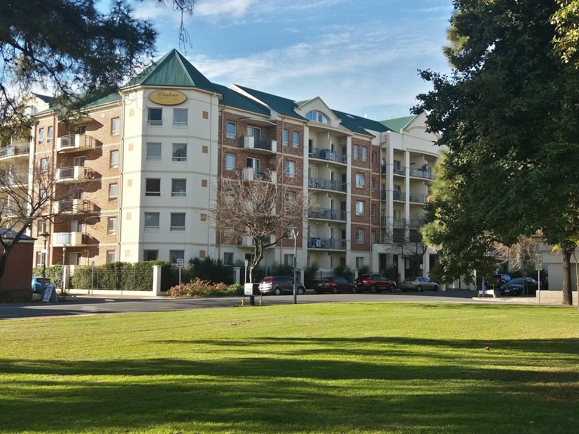 Apartment Spacious 4 Bedroom And 2 Bathrooms