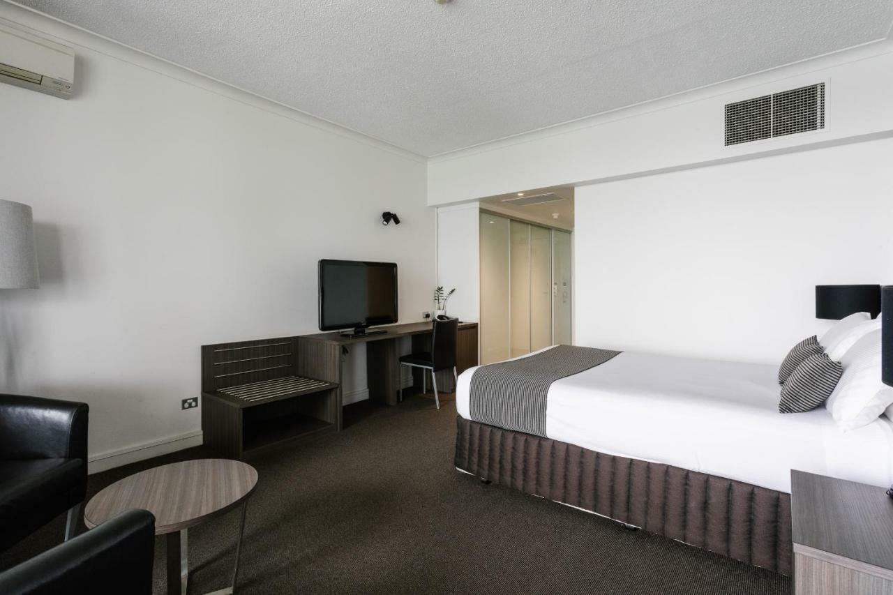 Hotel Lakes Adelaide