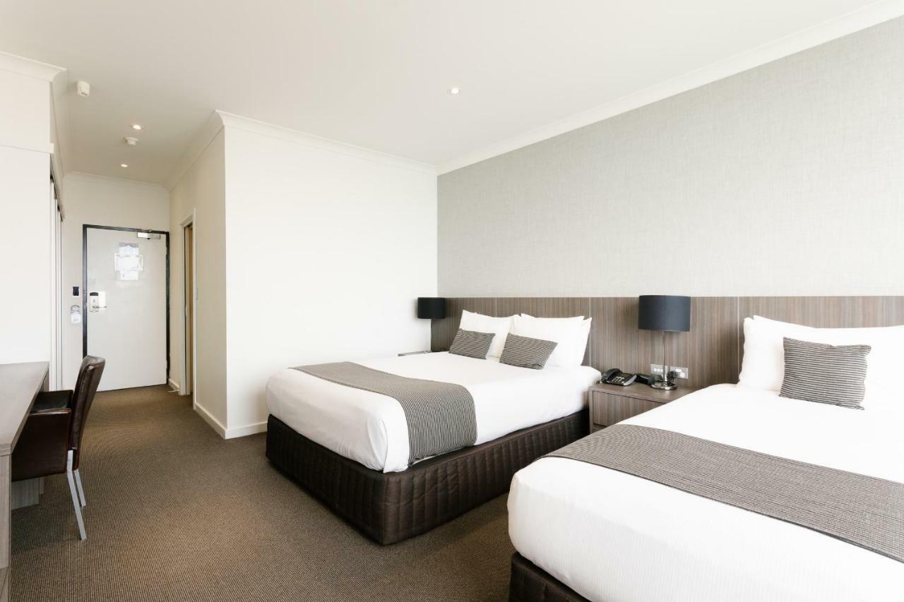 Lakes Hotel Adelaide