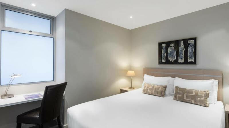 Istay Precinct Aparthotel 4*