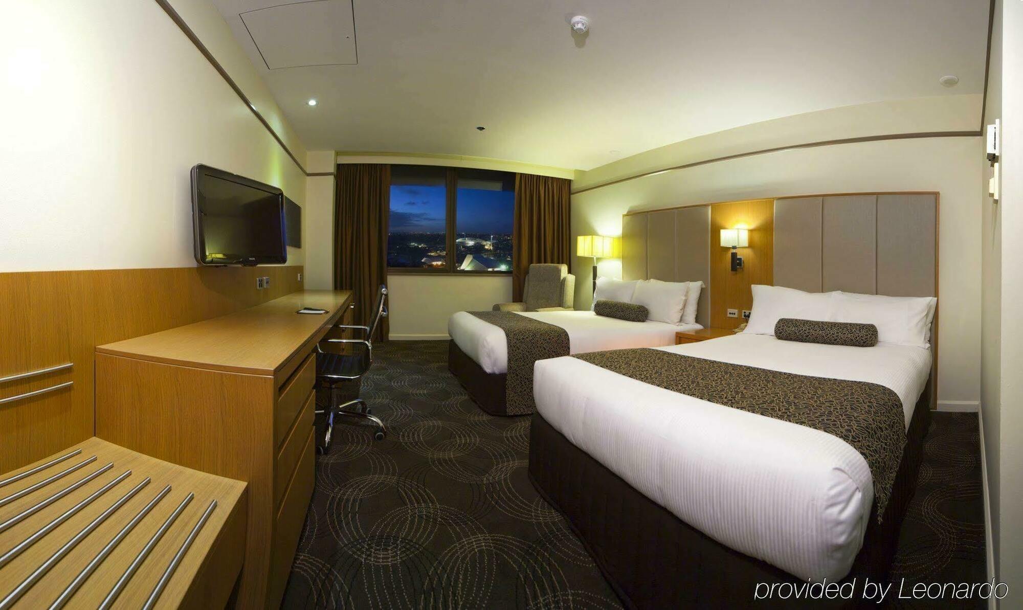 Stamford Plaza Hotel 5*