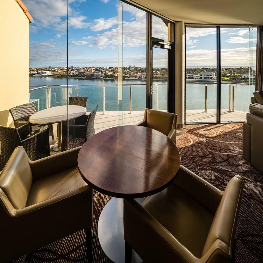 Lakes Adelaide
