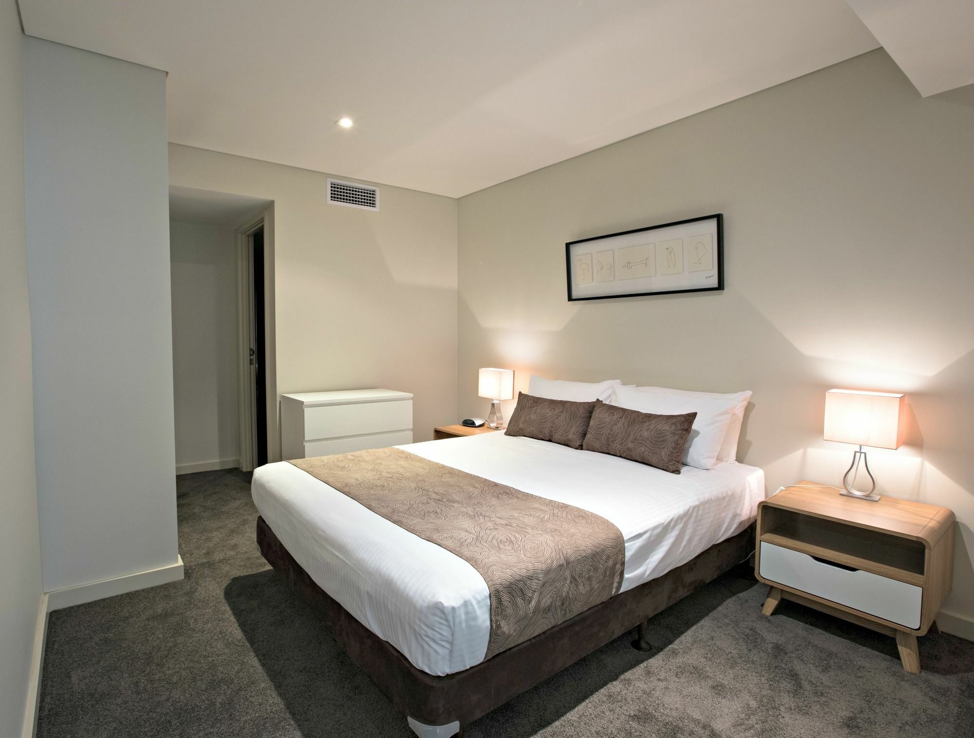 Dress Circle - North Terrace Apartment *