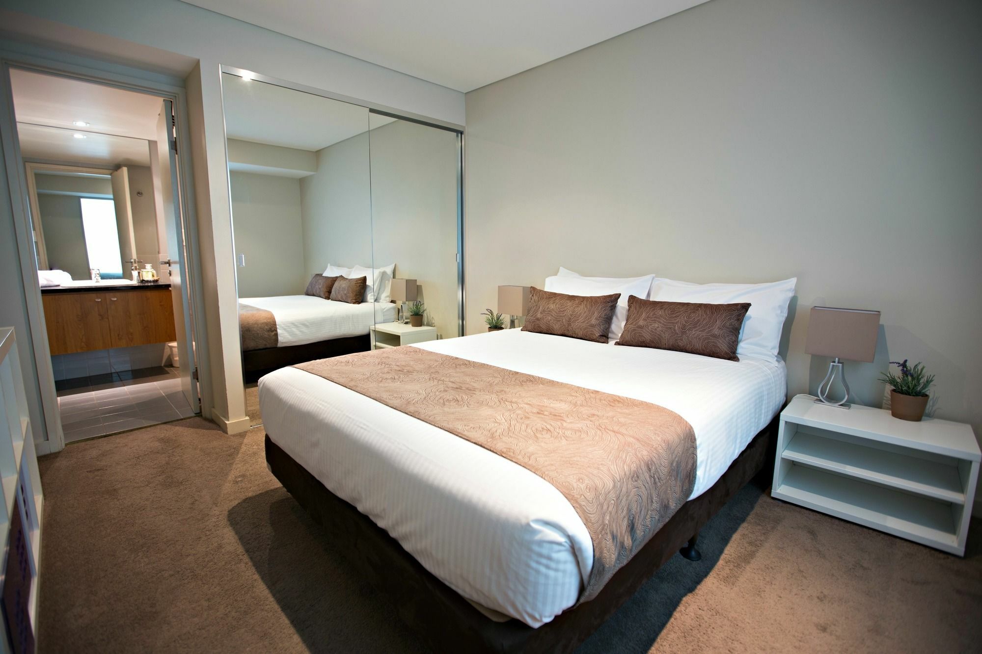 Dress Circle - North Terrace Apartment Adelaide