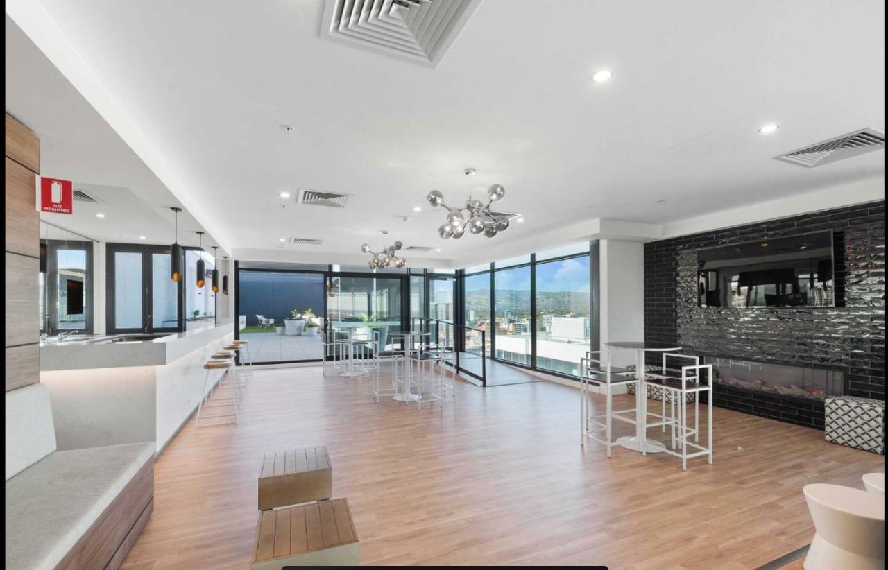 Apartment Style Luxury City + Free Car Parking Adelaide