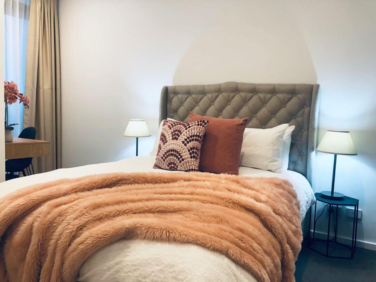 Apartment Style Luxury City + Free Car Parking Adelaide