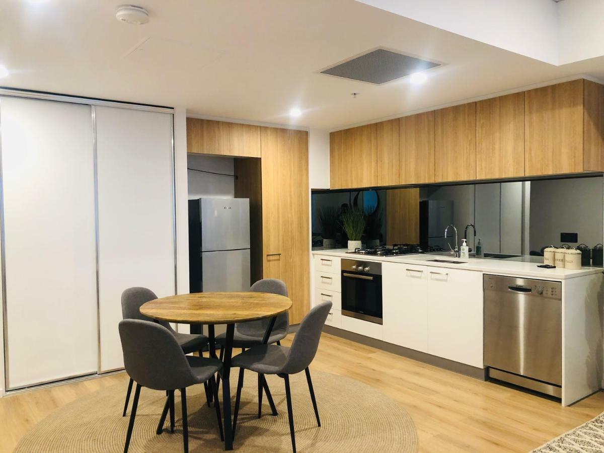 Apartment Style Luxury City + Free Car Parking Adelaide