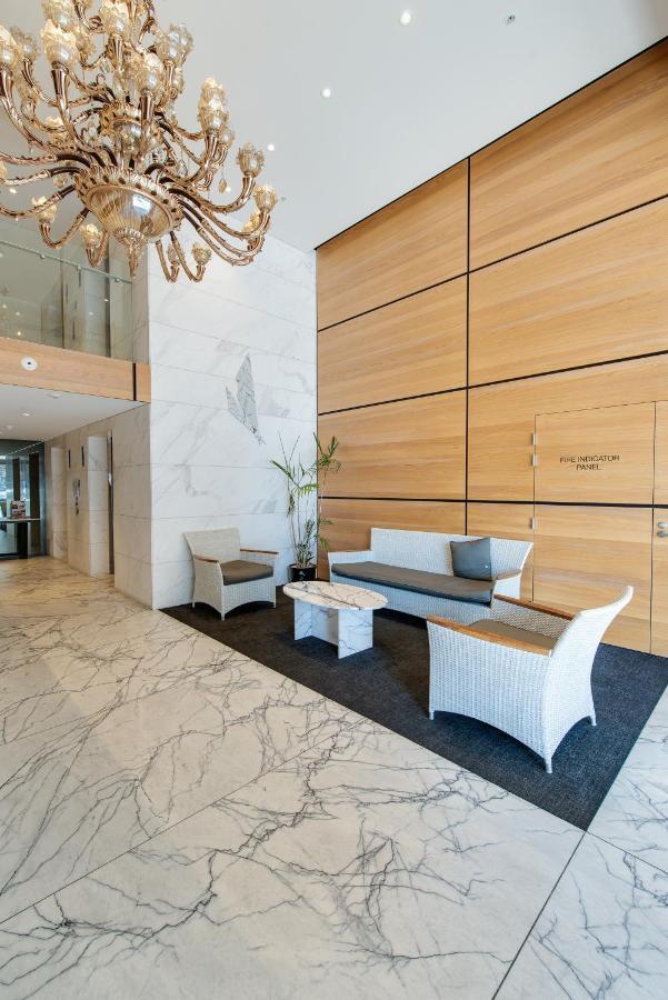 Vision On Morphett Central 4*