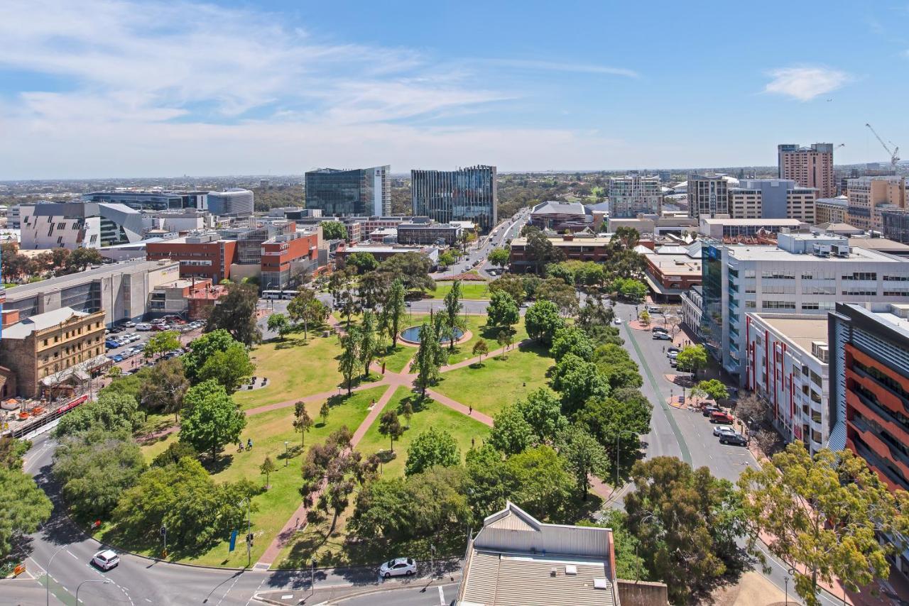 Vision On Morphett Central Aparthotel 4*