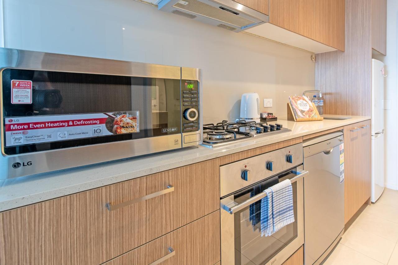 Aparthotel Vision On Morphett Central 4*