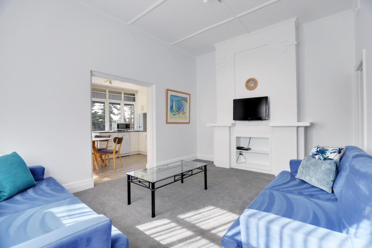 Bayview Glenelg * Adelaide
